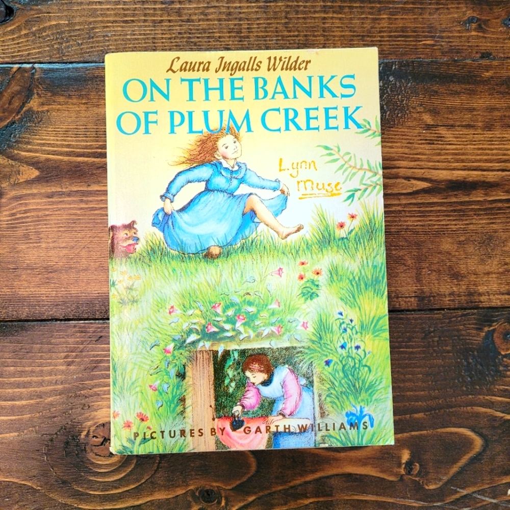 Laura Ingles Wilder On the Banks of Plum Creek paperback